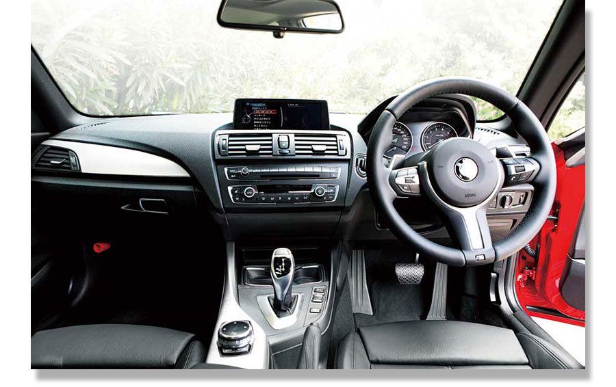 Motor vehicle, Automotive mirror, Steering part, Automotive design, Steering wheel, Center console, Glass, Car, White, Vehicle audio, 