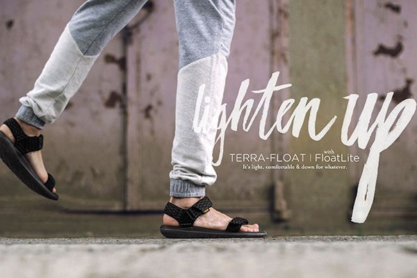 Footwear, Trousers, Shoe, Human leg, Jeans, Denim, Style, Fashion, Street fashion, Grey, 