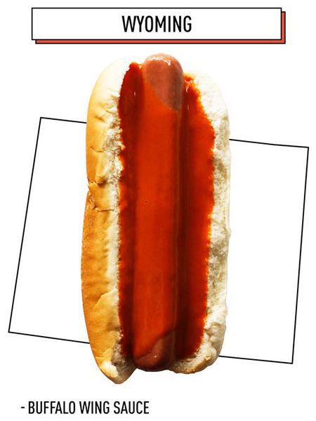 Food, Hot dog, Ingredient, Line, Sausage, Orange, Hot dog bun, Bun, Bockwurst, Breakfast, 