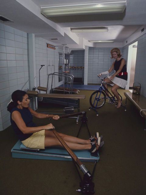 Exercise machine, Room, Exercise equipment, Physical fitness, Leisure, Bicycle, Vehicle, Stationary bicycle, Recreation, Treadmill, 