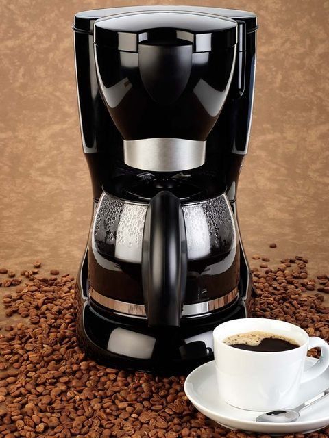 Drip coffee maker, Small appliance, Coffeemaker, Cup, Home appliance, Kitchen appliance, Moka pot, Drink, Serveware, Coffee, 