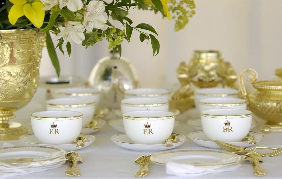 Tableware, Serveware, Porcelain, Tea set, Room, Drinkware, Ceramic, Dishware, Glass, Teacup, 
