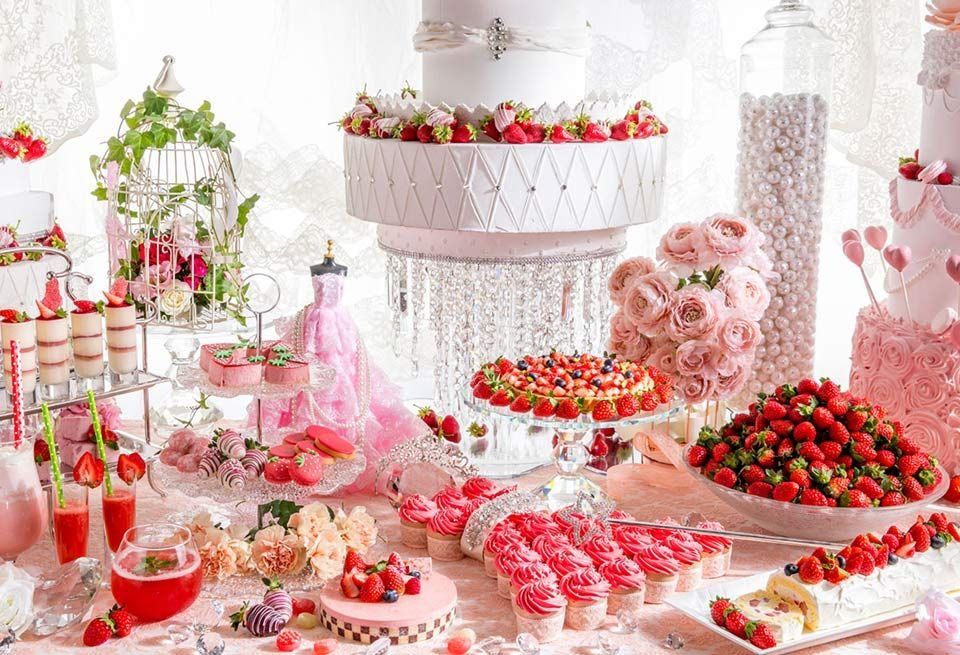 Decoration, Pink, Food, Christmas decoration, Sweetness, Confectionery, 