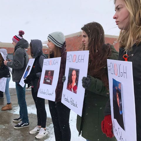 魂の叫び フロリダ銃乱射事件から1カ月 米高校生たち銃規制を求める抗議デモ 魂の叫び フロリダ銃乱射事件から1カ月 米高校生たち銃規制を求める抗議デモ