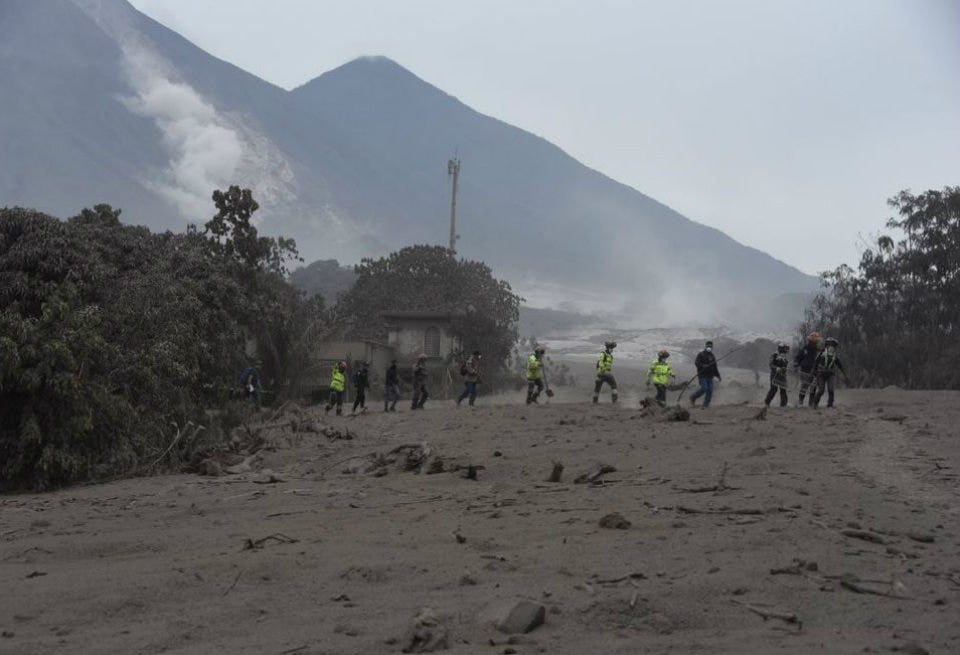 Atmospheric phenomenon, Hill station, Geological phenomenon, Hill, Adaptation, Smoke, Mountain, Soil, Volcanic field, Road, 