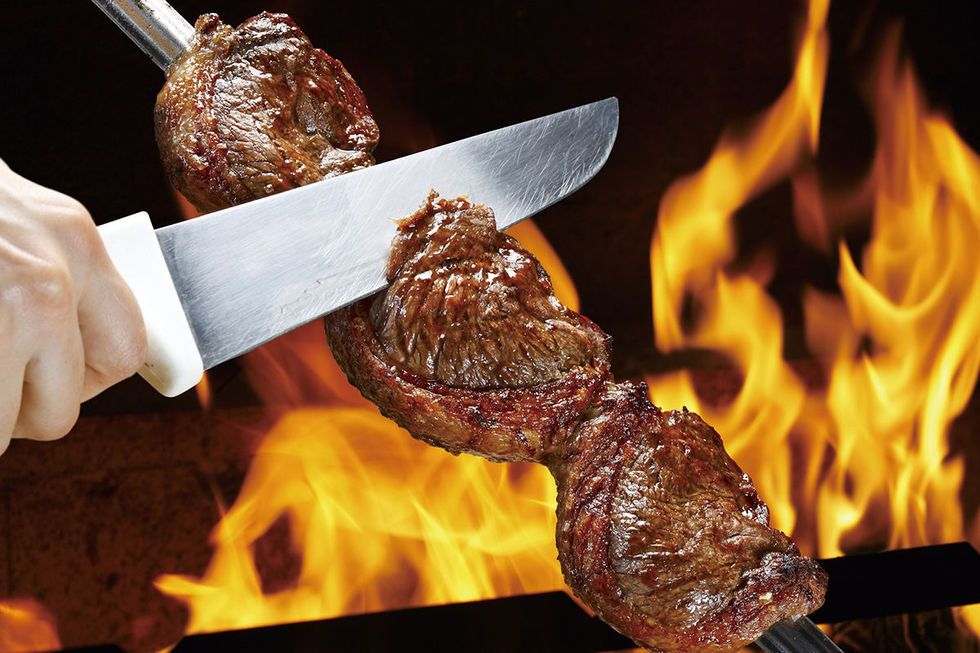 Grilling, Churrasco food, Roasting, Barbecue, Food, Cuisine, Dish, Meat carving, Cooking, Rump cover, 