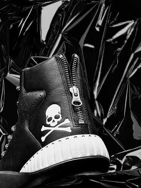 Monochrome, Black-and-white, Synthetic rubber, Outdoor shoe, Still life photography, Walking shoe, 