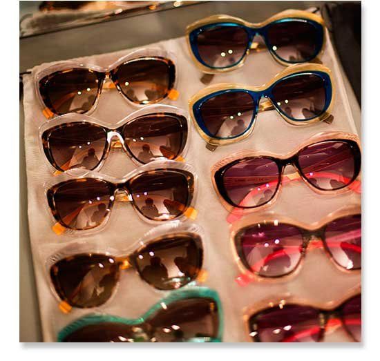 Eyewear, Glasses, Vision care, Goggles, Brown, Sunglasses, Personal protective equipment, Fashion accessory, Amber, Reflection, 
