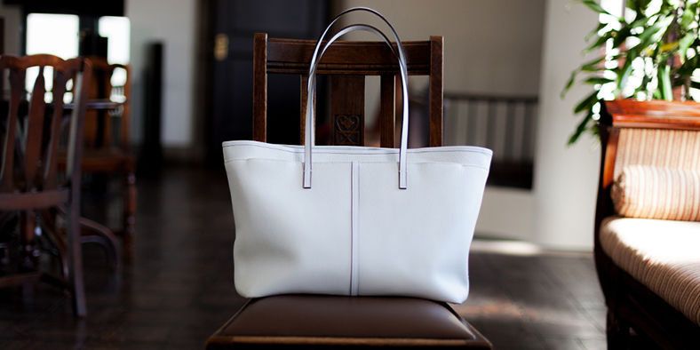 Handbag, Bag, White, Product, Fashion accessory, Leather, Brown, Tote bag, Shoulder bag, Beige, 