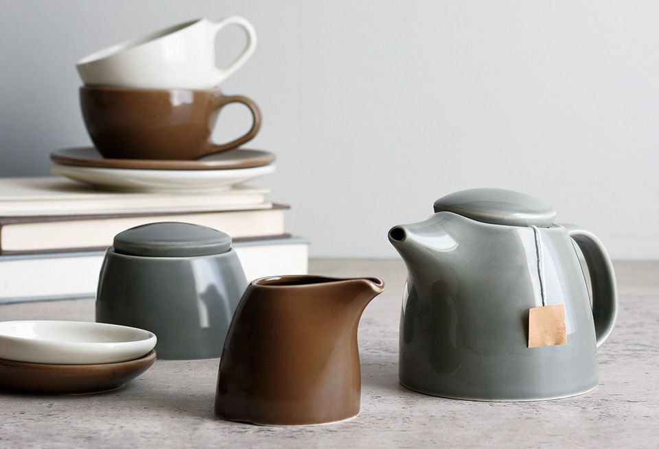 earthenware, Teapot, Serveware, Jug, Ceramic, Brown, Pottery, Kettle, Tableware, Cup, 