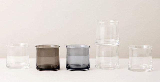 Beaker, Glass, Transparent material, Product, Old fashioned glass, Plastic, Drinkware, Cylinder, Shot glass, Tableware, 