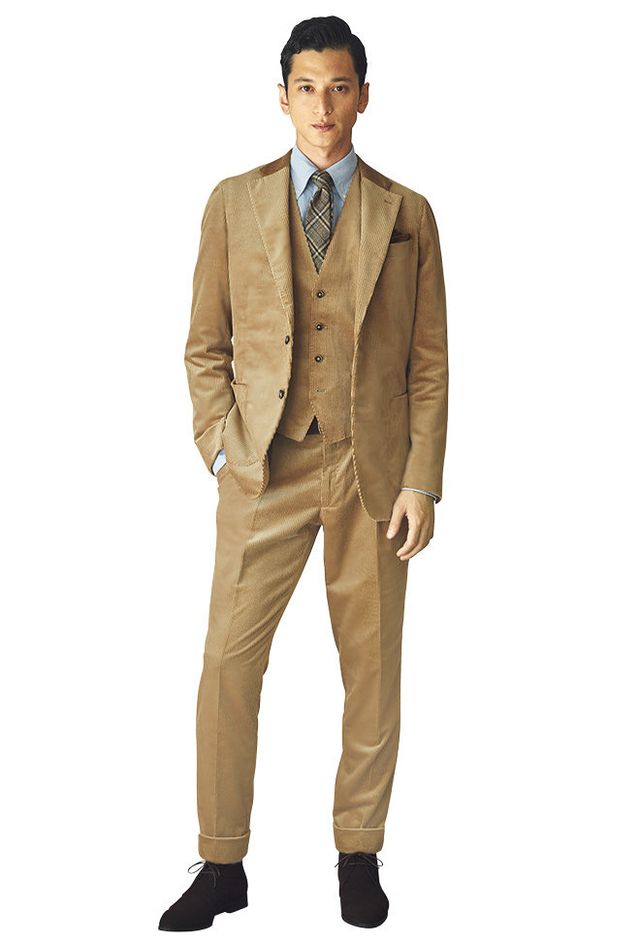Suit, Clothing, Formal wear, Standing, Beige, Outerwear, Khaki, Blazer, Tuxedo, Suit trousers, 