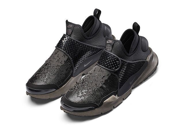 Footwear, Product, Athletic shoe, White, Style, Light, Carmine, Black, Grey, Running shoe, 