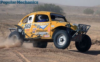 Popular Mechanics 砂漠横断するときに 壊れにくいクルマ15選