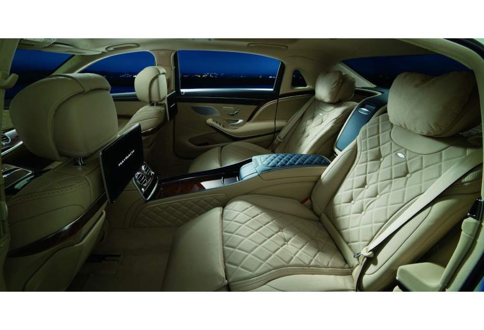 Land vehicle, Vehicle, Car, Luxury vehicle, Car seat, Car seat cover, Head restraint, Personal luxury car, Audi, Family car, 