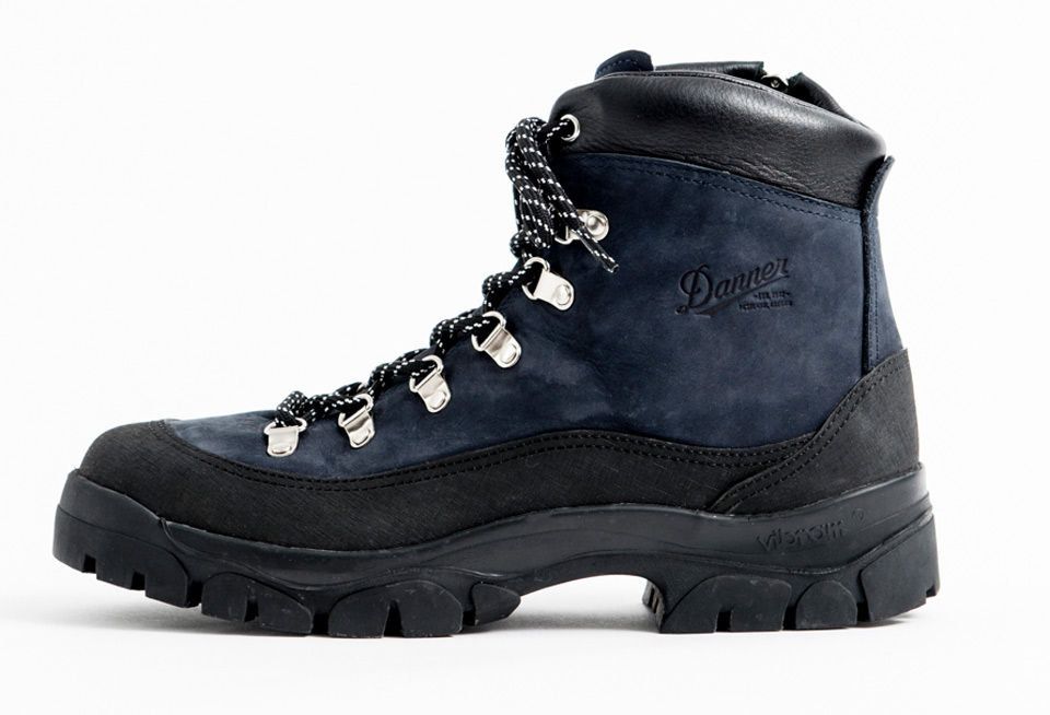 Shoe, Footwear, Work boots, Outdoor shoe, Black, Hiking boot, Boot, Hiking shoe, Steel-toe boot, Athletic shoe, 