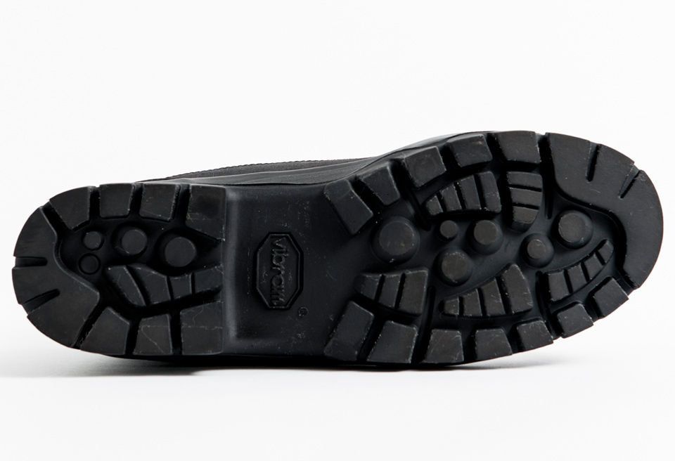 Footwear, Black, Shoe, Brown, Synthetic rubber, Outdoor shoe, Hiking boot, Walking shoe, Nike free, Sneakers, 