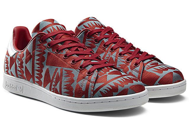 Footwear, Product, Shoe, Red, White, Athletic shoe, Pattern, Sneakers, Line, Light, 