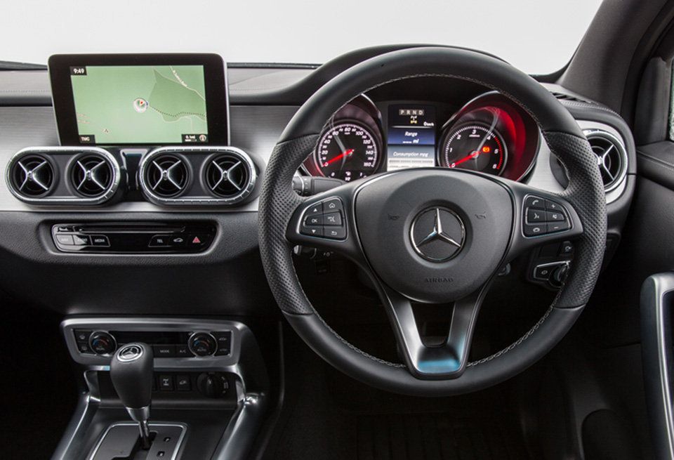 Land vehicle, Vehicle, Car, Motor vehicle, Steering wheel, Center console, Personal luxury car, Luxury vehicle, Mercedes-benz, Compact car, 