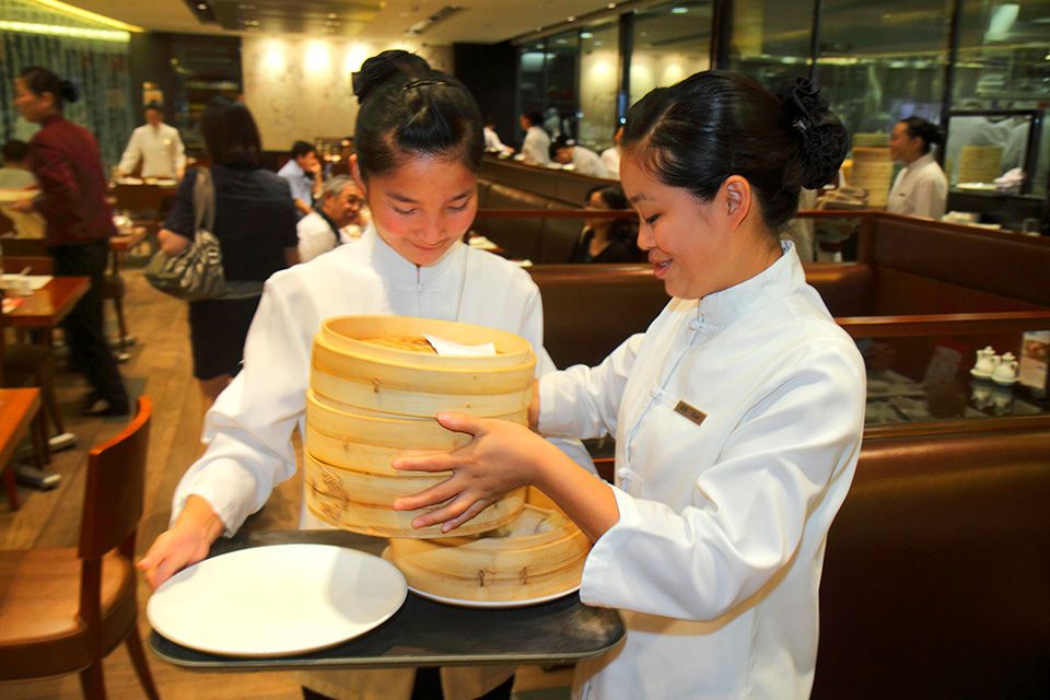 Cook, Chef, Waiting staff, Restaurant, Food, Cuisine, Dish, Cooking, Job, Chinese food, 