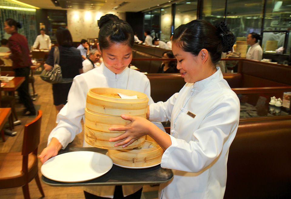 Cook, Chef, Waiting staff, Restaurant, Food, Cuisine, Dish, Cooking, Job, Chinese food, 