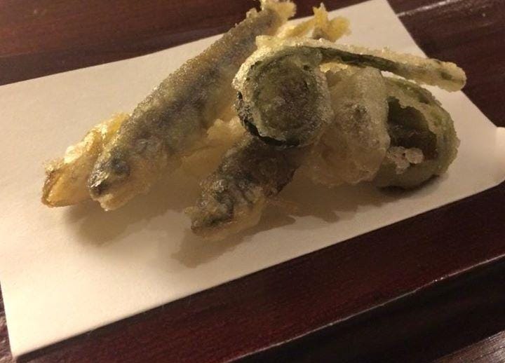 稚鮎と山菜の天ぷら 東京出張帰りの京都和 稚鮎と山菜の天ぷら 東京出張帰りの京都和