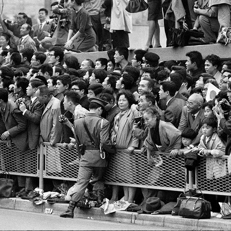 ドキュメンタリー写真の巨匠レイモン・ドゥパルドンの展覧会で、東京の姿を再発見