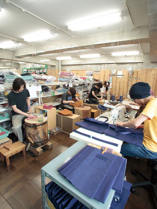 一澤信三郎帆布ボストンバッグ 一澤帆布に三男・信三郎氏再び 4月元店舗で新装開業