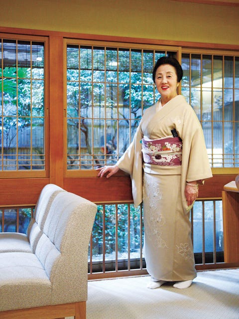 多麻 名芸妓の女将さんが営む 京都 祇園のお茶屋バー