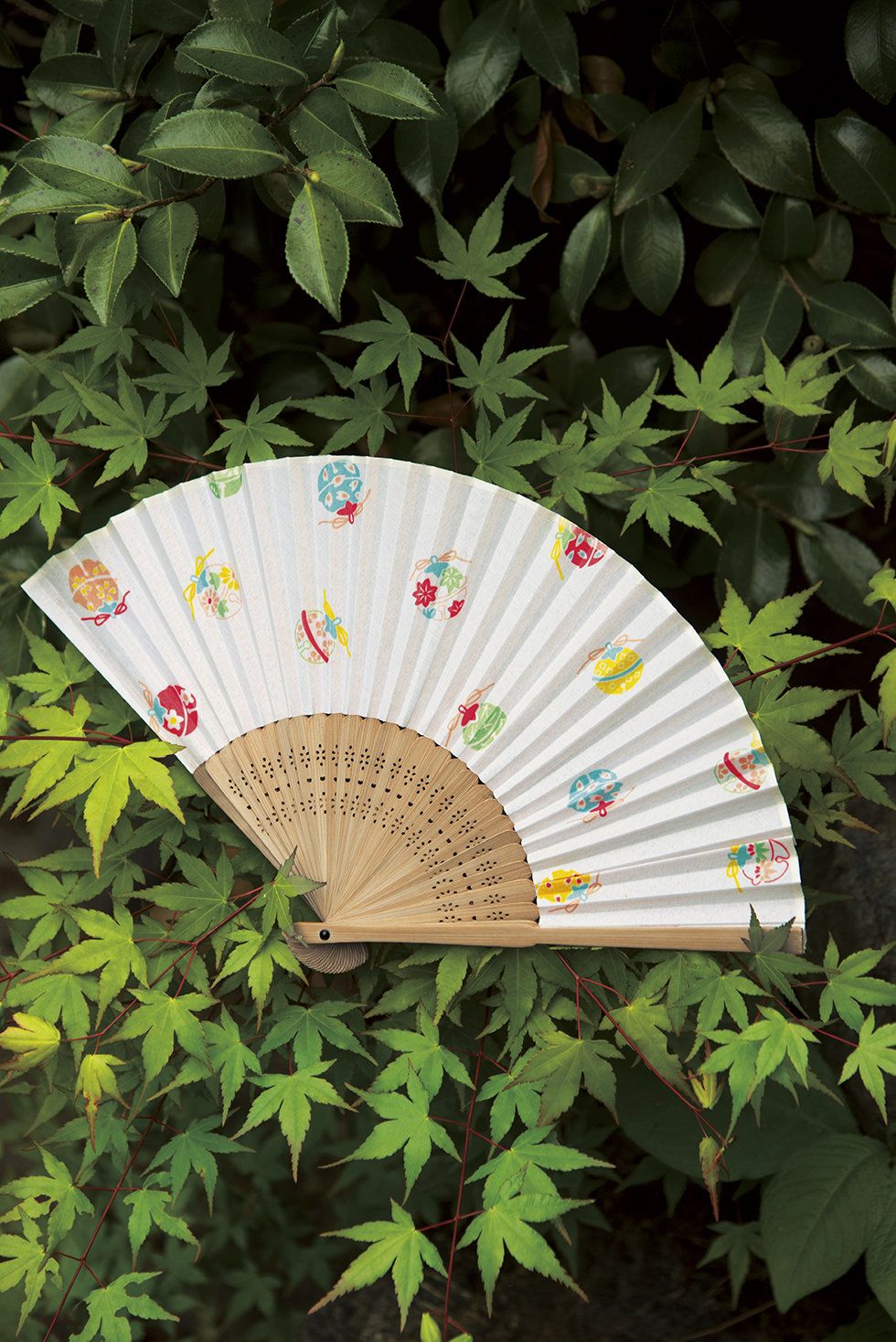 編集部より】大好評です！婦人画報8月号の付録は「はんなり扇子」