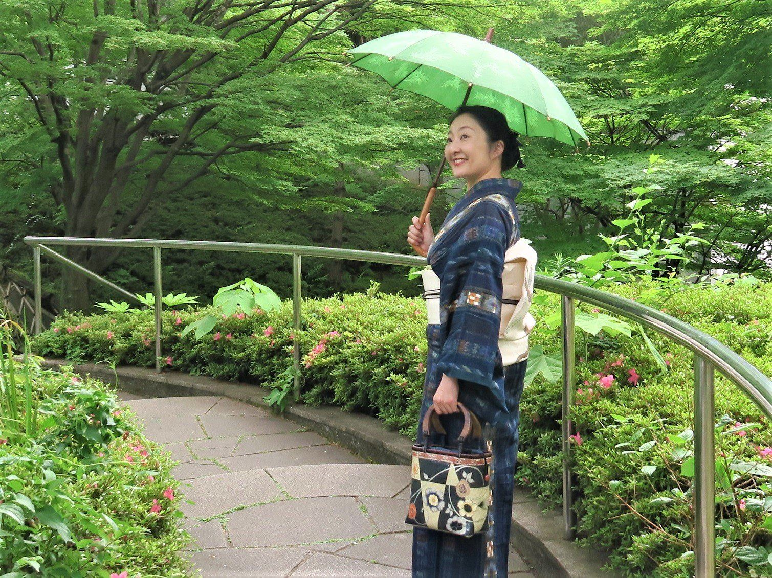 天然インド正藍染更紗柄小紋着物地、お洒落向き T様ご予約品】正絹ちりめん 藍染の更紗柄総柄小紋 袷 | きじばとや