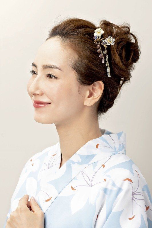 コンプレックス ビズ×「美しいきもの」がコラボ！こだわりのヘア