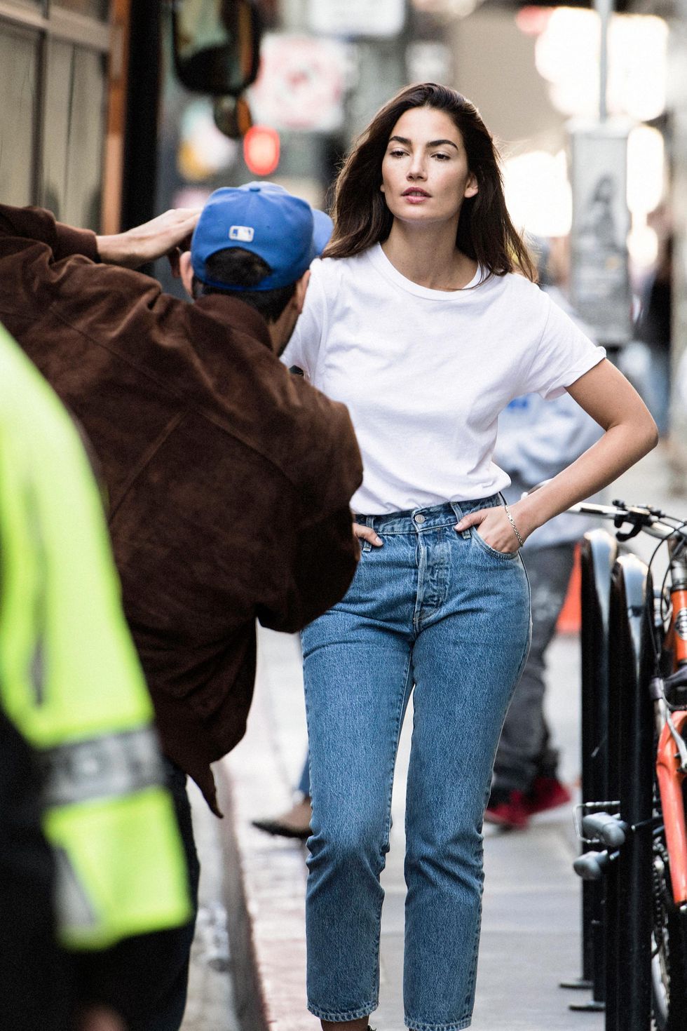 Jeans, Clothing, Denim, Street fashion, Standing, Waist, Fashion, Snapshot, Shoulder, T-shirt, 