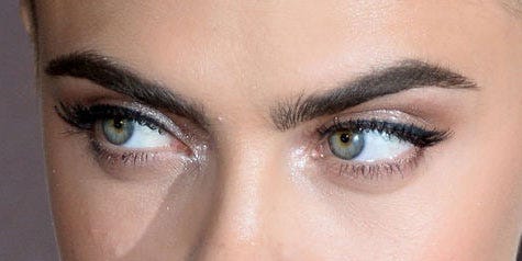17年最もググられた眉の持ち主は ハーパーズ バザー Harper S Bazaar 公式 17年最もググられた眉の持ち主は ハーパーズ バザー Harper S Bazaar 公式