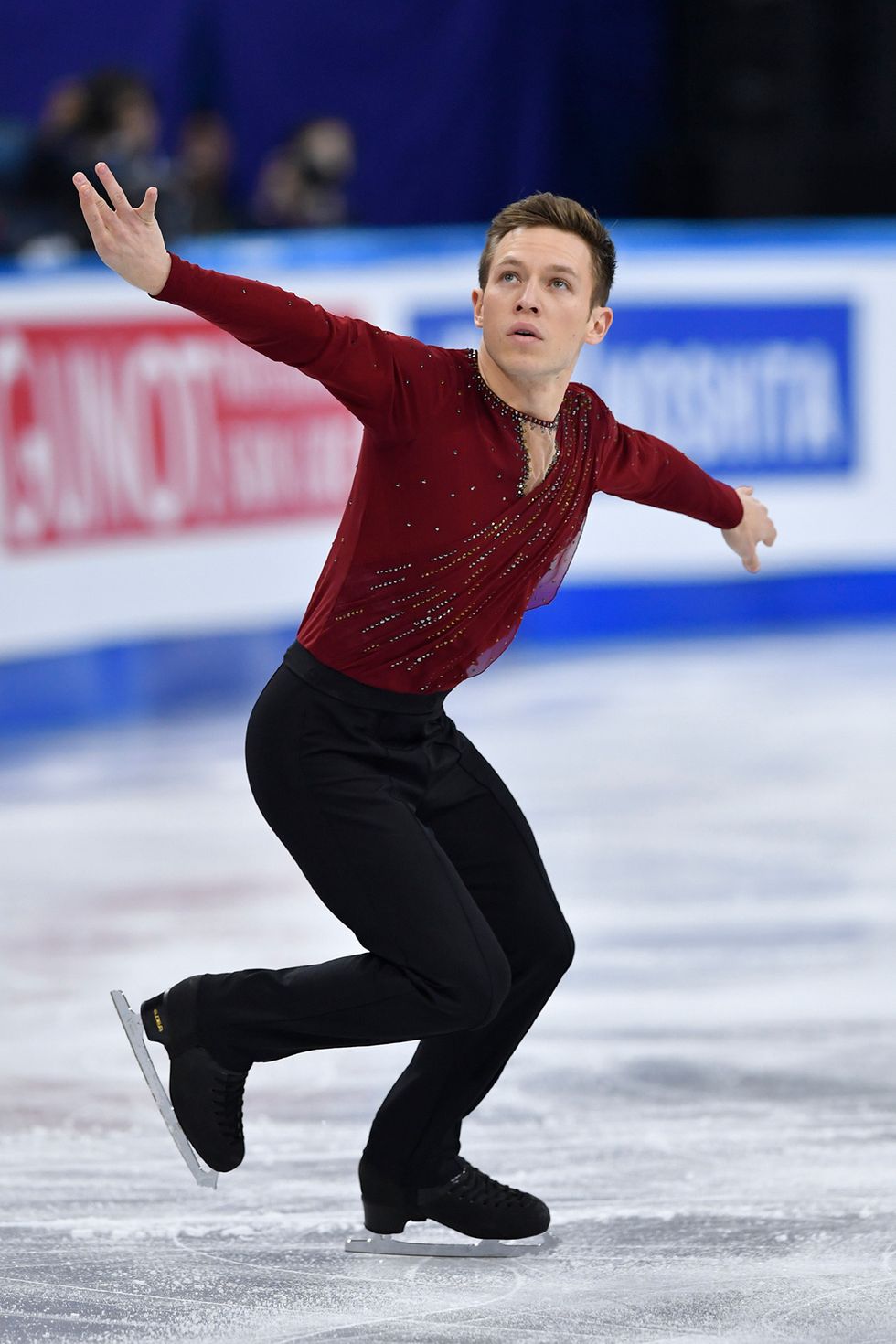 Ice skate, Joint, Knee, Ice rink, Figure skate, Youth, World, Figure skating, Championship, Individual sports, 