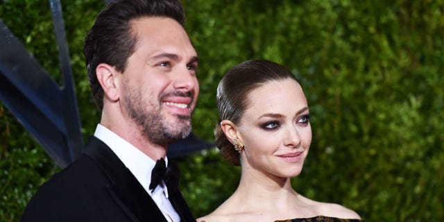 アマンダ サイフリッド 極秘結婚していた ハーパーズ バザー Harper S Bazaar 公式 アマンダ サイフリッド 極秘結婚していた ハーパーズ バザー Harper S Bazaar 公式