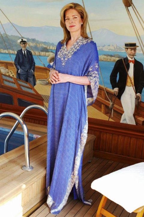 Formal wear, Dress, Watercraft, Jewellery, Wood flooring, Electric blue, Boats and boating--Equipment and supplies, One-piece garment, Wood stain, Hardwood, 