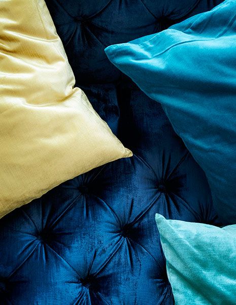 Yellow, Textile, Linens, Turquoise, Teal, Electric blue, Cushion, Throw pillow, Pillow, Bedding, 