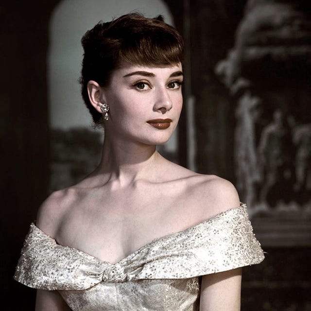 祝 誕生日 永遠のファッションアイコン オードリー ヘプバーンの波乱万丈の人生をプレイバック ハーパーズ バザー Harper S Bazaar 公式