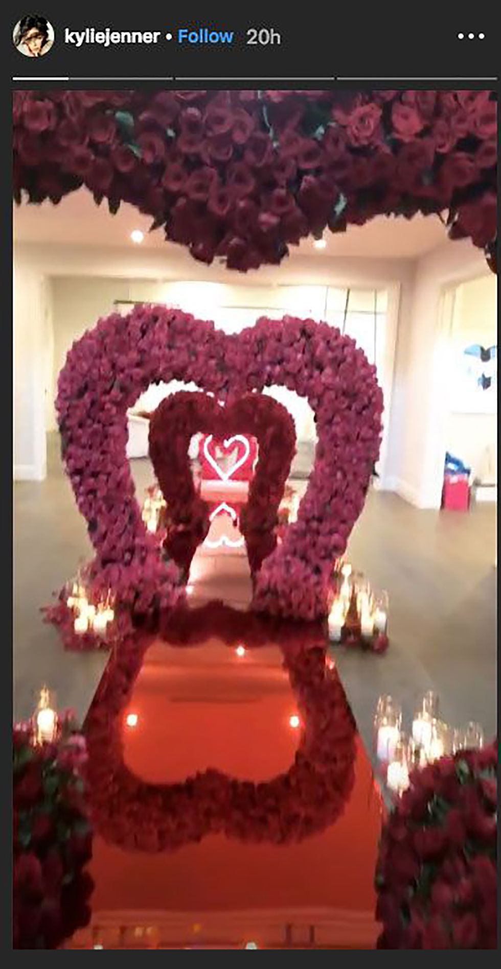 Pink, Party supply, Balloon, Heart, Centrepiece, Decoration, Event, Interior design, Floral design, Magenta, 