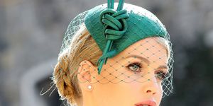 Hair, Headpiece, Clothing, Hair accessory, Turquoise, Head, Beauty, Hairstyle, Fashion, Fashion accessory, 