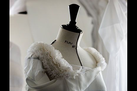 Mannequin, Fashion, Neck, Ivory, Embellishment, Fashion design, Bridal accessory, One-piece garment, Day dress, Silver, 