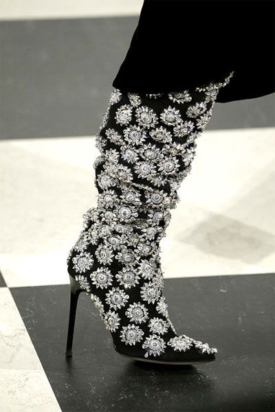 Human leg, High heels, Style, Black, Foot, Black-and-white, Basic pump, Sandal, Ankle, Fashion design, 