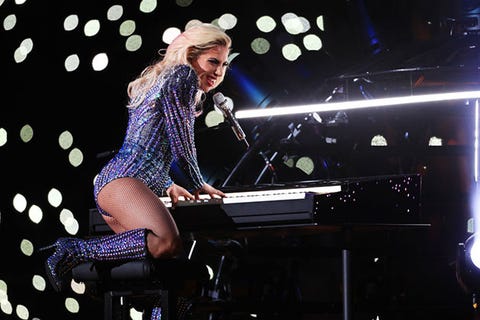 レディー ガガ スーパーボウルハーフタイムショーで魅せた3変化 ハーパーズ バザー Harper S Bazaar 公式 レディー ガガ スーパーボウルハーフタイムショーで魅せた3変化 ハーパーズ バザー Harper S Bazaar 公式