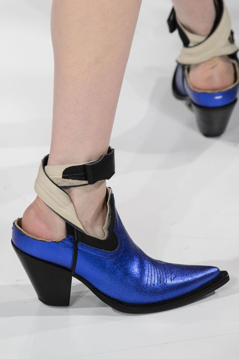 Footwear, High heels, Shoe, Blue, Leg, Electric blue, Cobalt blue, Ankle, Sandal, Mary jane, 