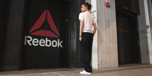 元 フラットシューズの大敵 ヴィクトリア ベッカムがリーボックとコラボ ハーパーズ バザー Harper S Bazaar 公式 元 フラットシューズの大敵 ヴィクトリア ベッカムがリーボックとコラボ ハーパーズ バザー Harper S Bazaar 公式