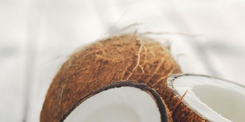 ココナッツは食べるだけじゃない ココナッツ食品 5つの意外な使い方 ハーパーズ バザー Harper S Bazaar 公式