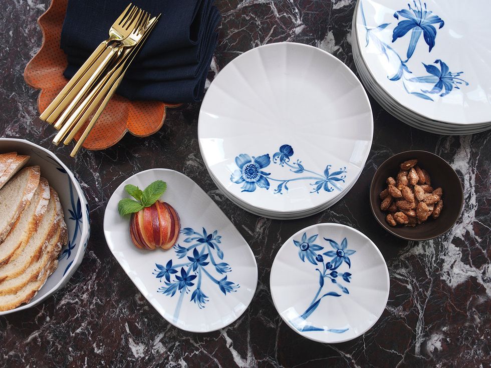 Porcelain, Dishware, Plate, Blue and white porcelain, Tableware, Food, Dish, Platter, Cuisine, Ceramic, 