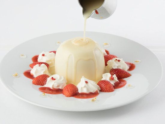 Food, Dessert, Dish, Frozen dessert, Cuisine, Blancmange, Panna cotta, Vanilla ice cream, Ingredient, Crème fraîche, 