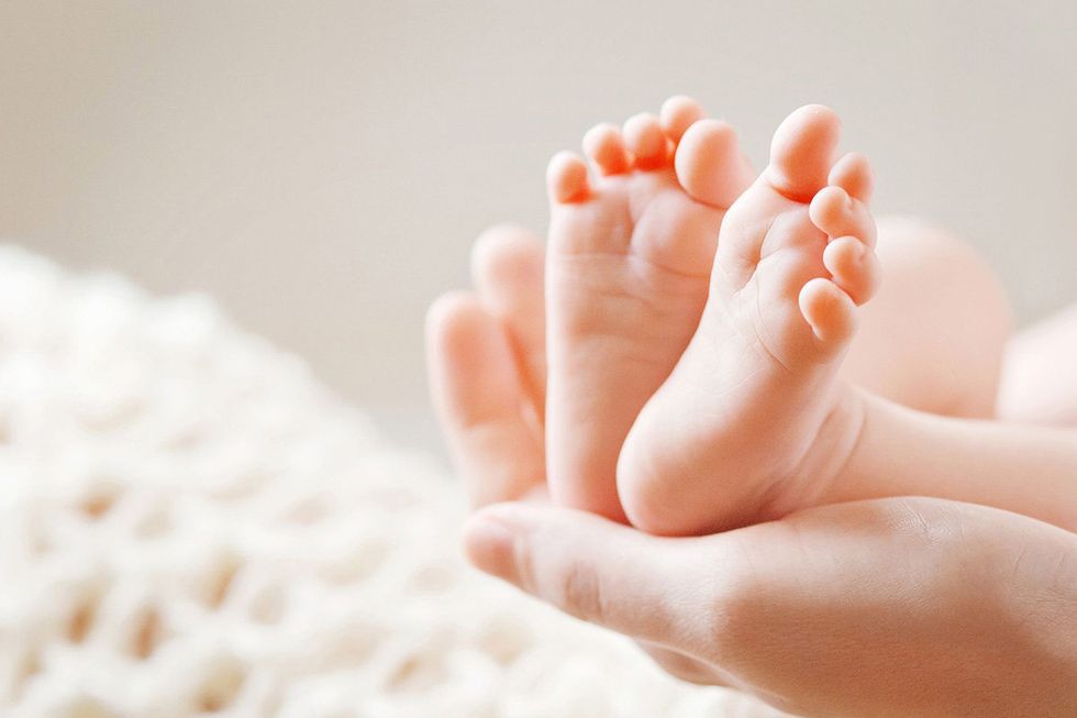 Skin, Foot, Baby, Child, Leg, Toe, Nail, Sole, Close-up, Finger, 